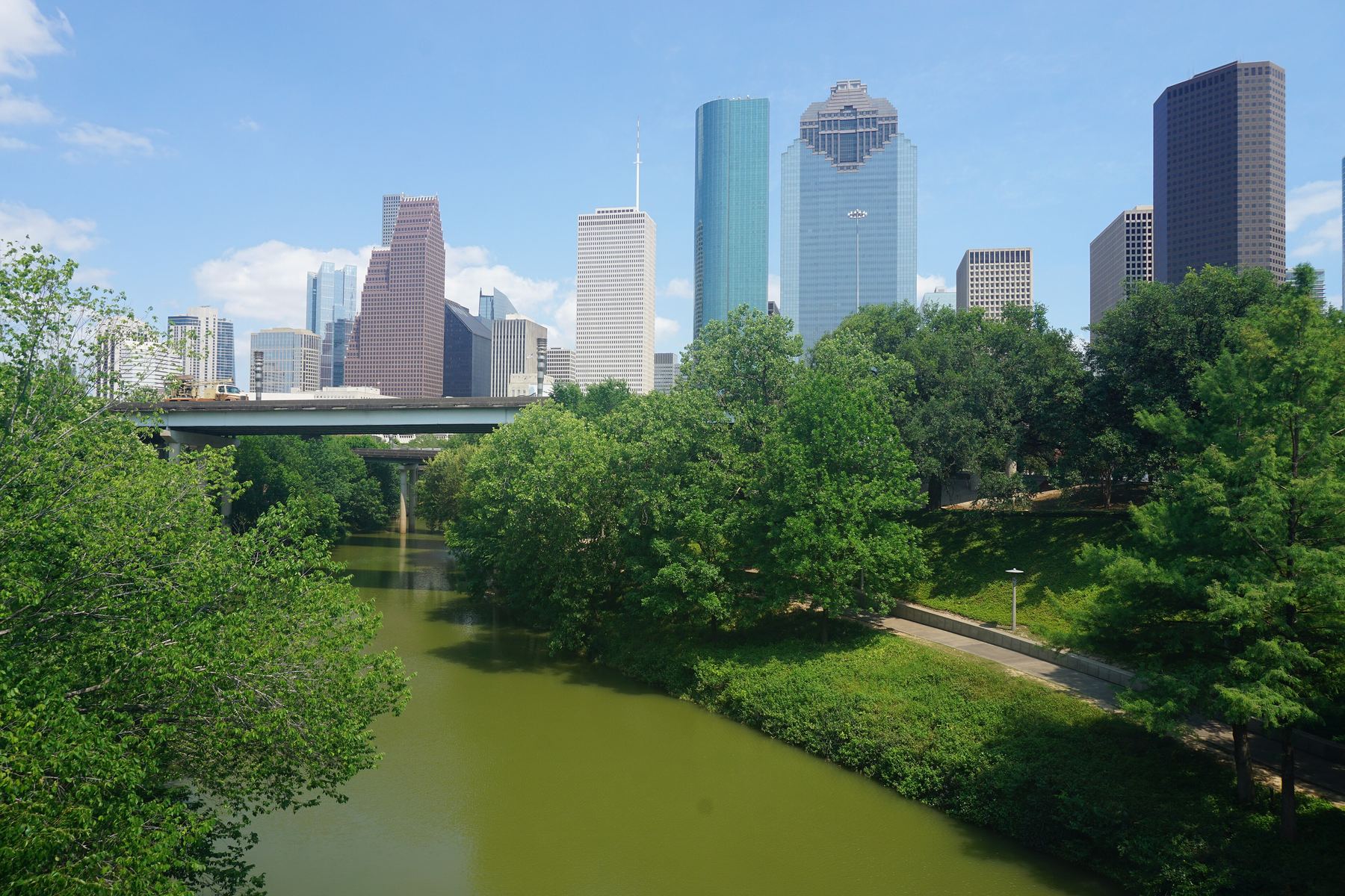 Buffalo Bayou looking toward the Houston skyline